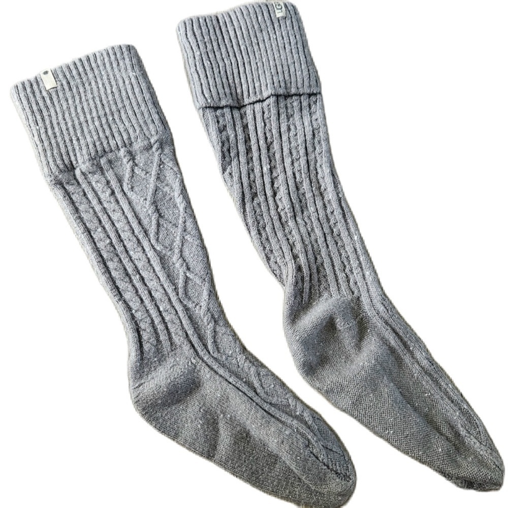 Knee High Gray Casual Socks with Cable Knit Design